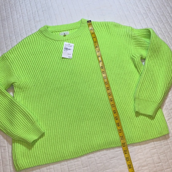 NWT Lou & Grey Cropped Neon Green Cable Knit Sweater, Wool Alpaca Blend, Size M - Picture 10 of 16